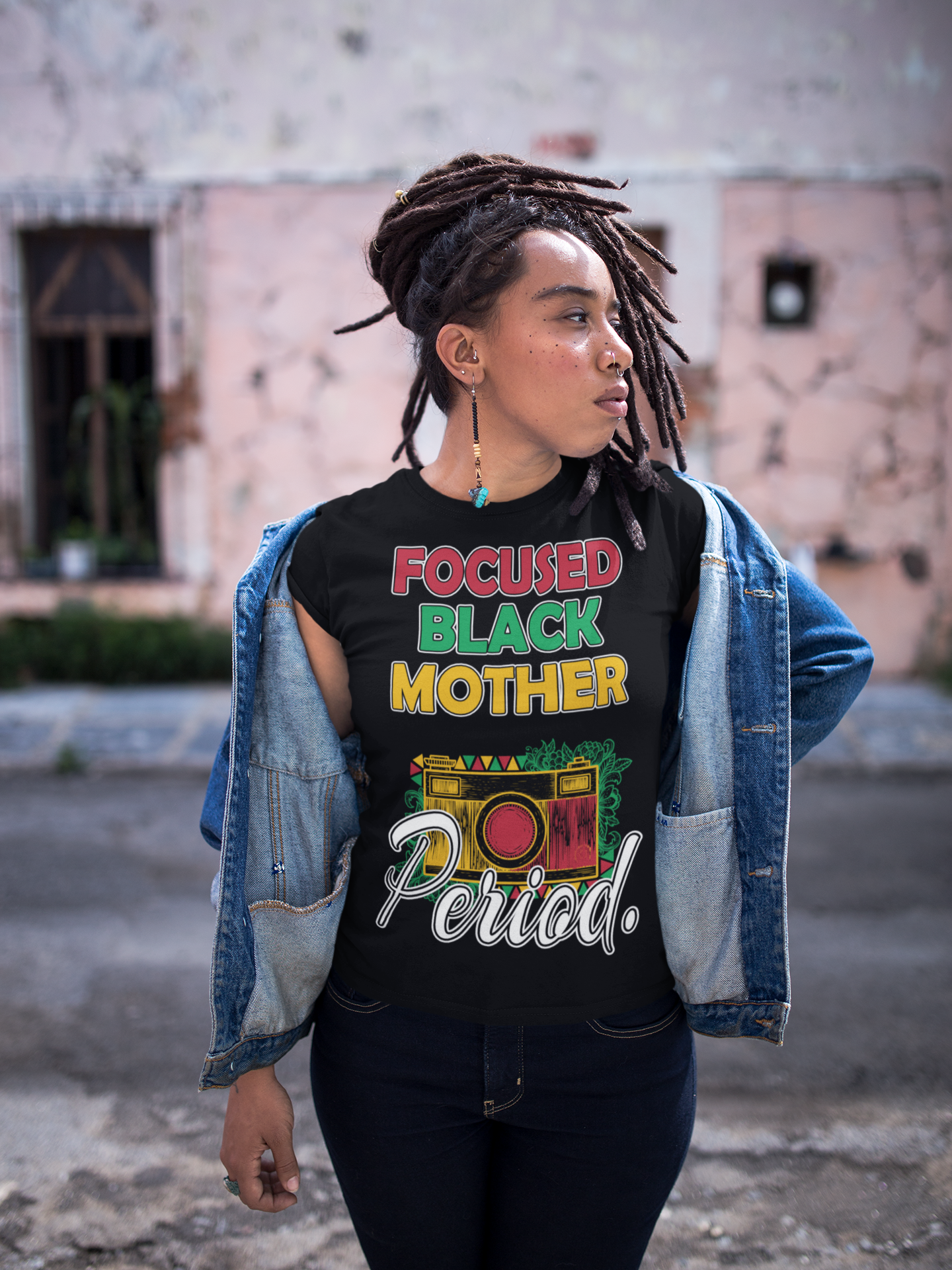 Women's - Focused Black Mother Graphic T-Shirt