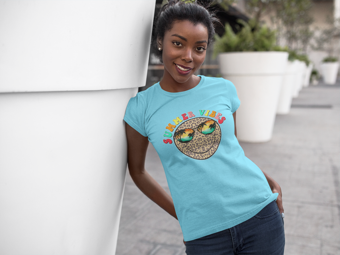 Women's - Summer Vibes Graphic T-Shirt