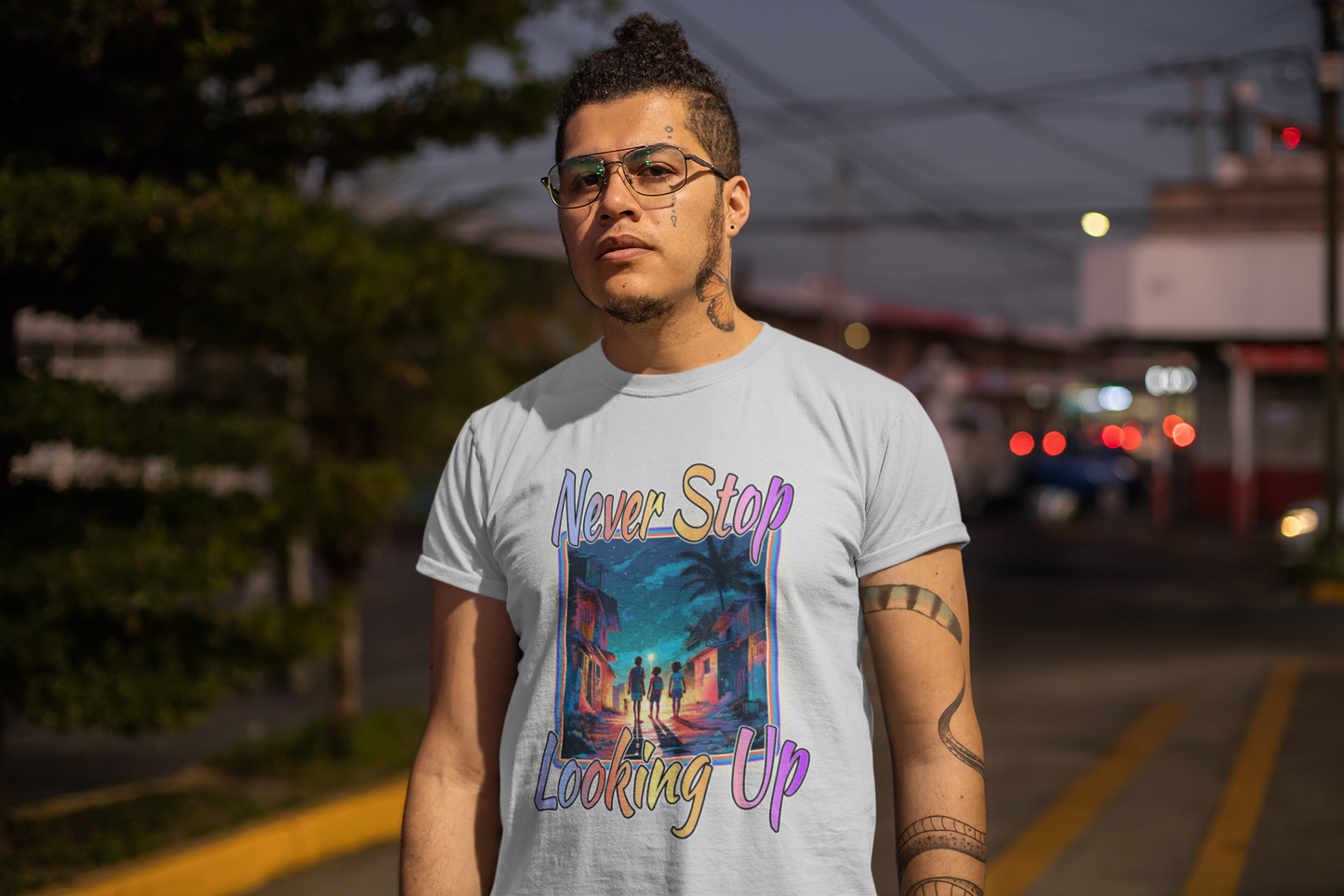 Unisex - Never Stop Looking Up Graphic T-Shirt